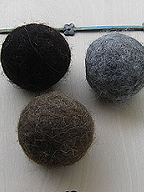 drei gefilzte B&auml;lle