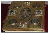 Das kostbare Evangeliar wurde von einem Mitglied selbst gefertigt.