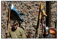 Zur Belebung einer Burg k&oumlnnen auch Pr&aumlsentationen &uumlber Wehr und Waffen geh&oumlren