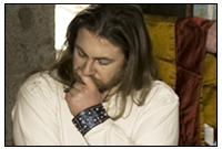 Der Herr von Welt hat die Qual der Wahl: Im Programmpunkt Kleidung und Mode der M&aumlnner erl&aumlutern wir die Herrenmode der Zeit.